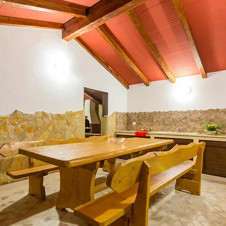 Dolce Far Niente Villa *