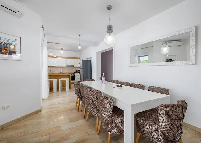 Dolce Far Niente Villa *